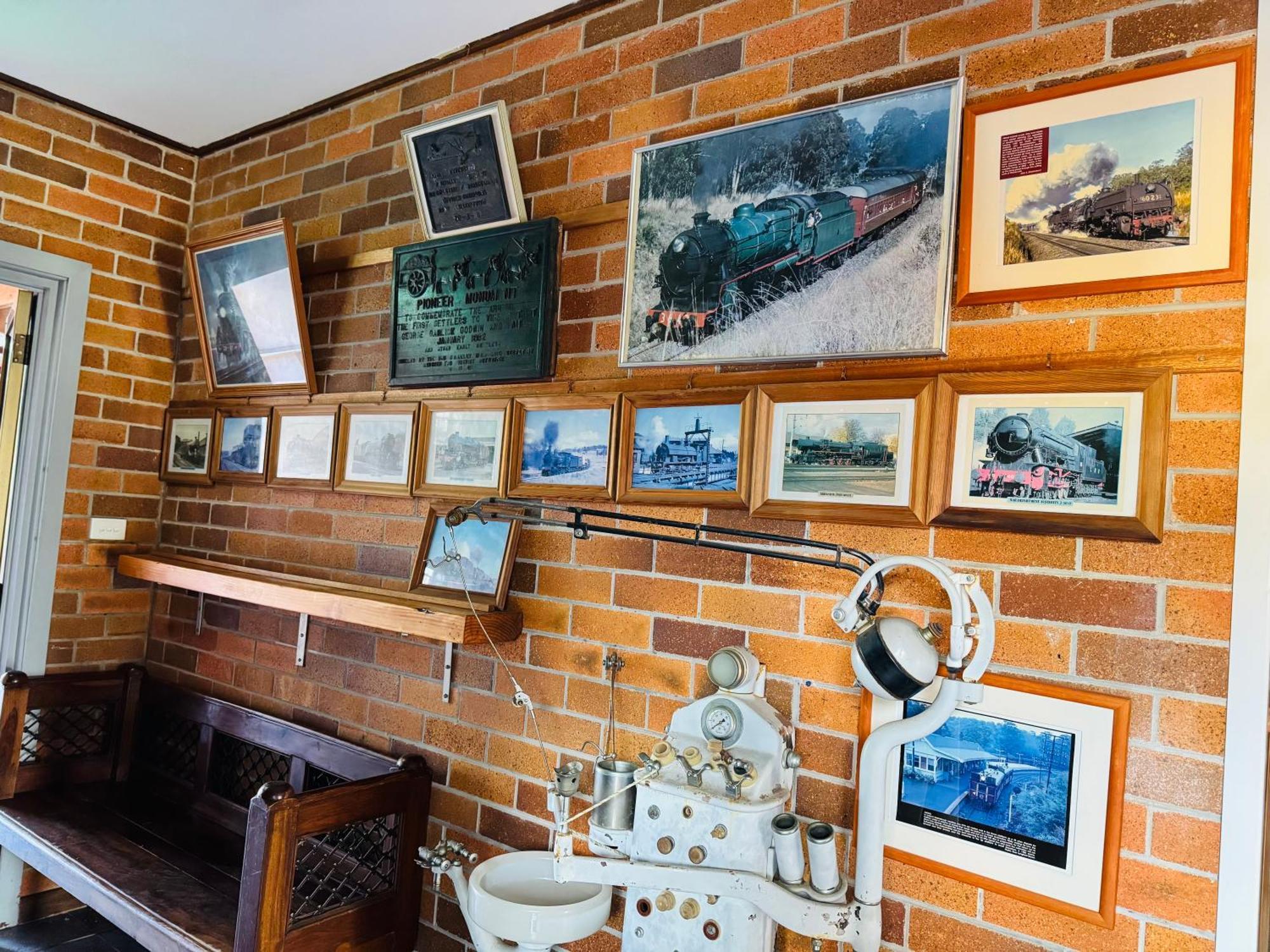 A Railway Lodge تاري المظهر الخارجي الصورة