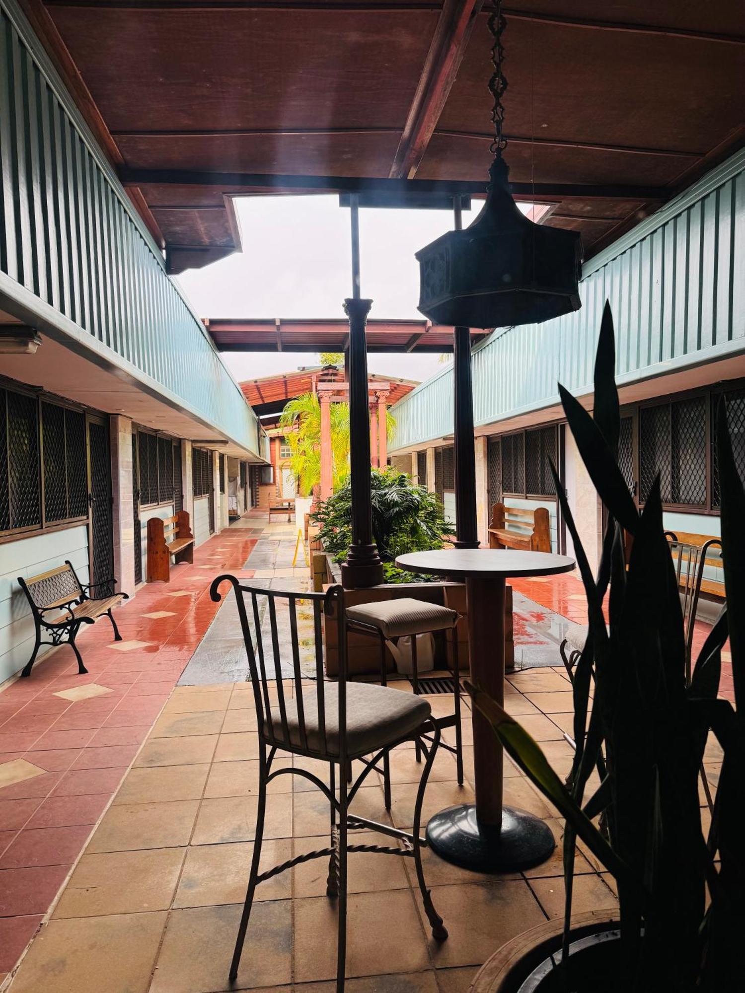 A Railway Lodge تاري المظهر الخارجي الصورة