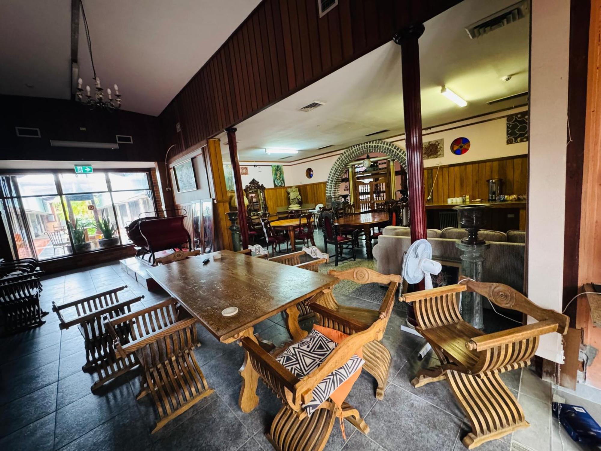 A Railway Lodge تاري المظهر الخارجي الصورة