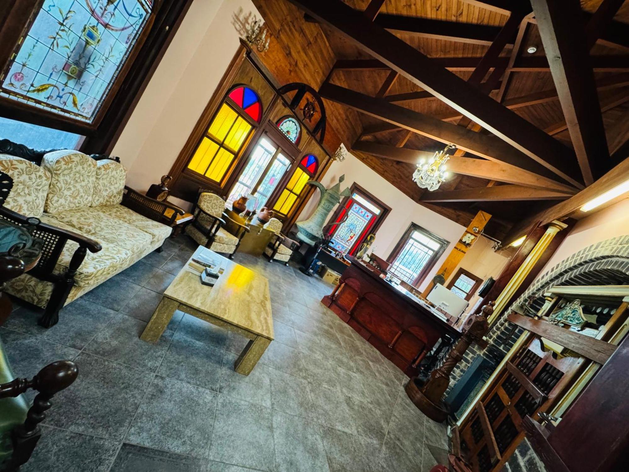 A Railway Lodge تاري المظهر الخارجي الصورة