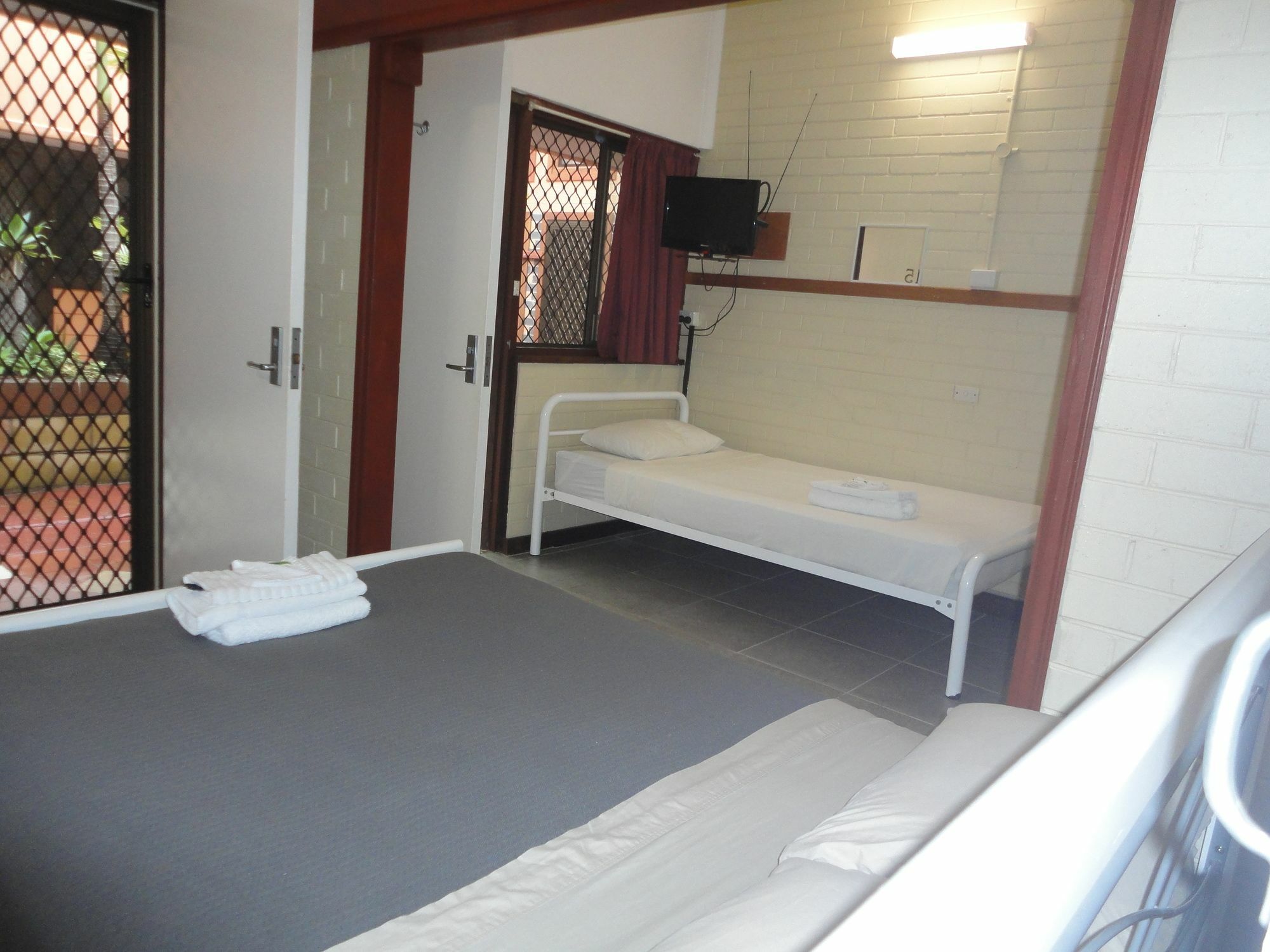 A Railway Lodge تاري المظهر الخارجي الصورة